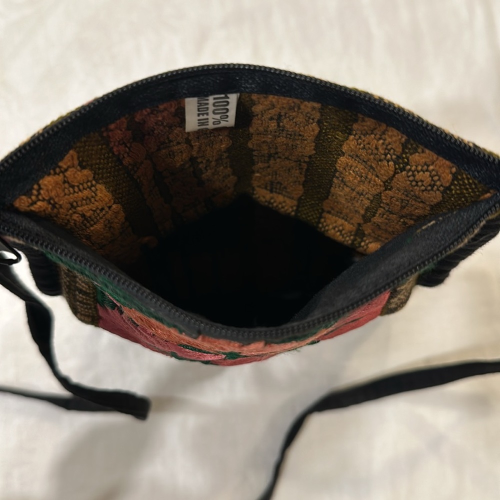 Small Embroidered Purse - Picture 3 of 5
